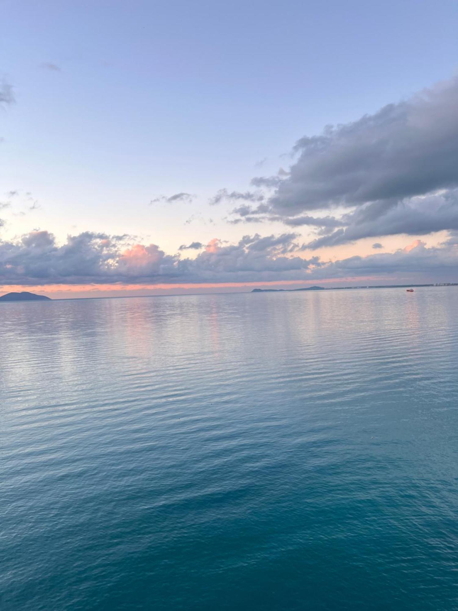 The Blue Horizon * Radhimë